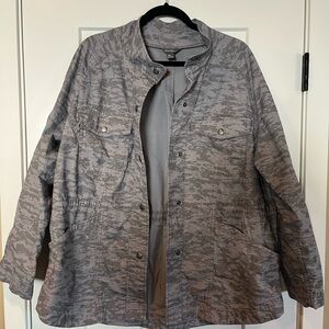 Eddie Bauer women’s Gray Patterned Field Jacket